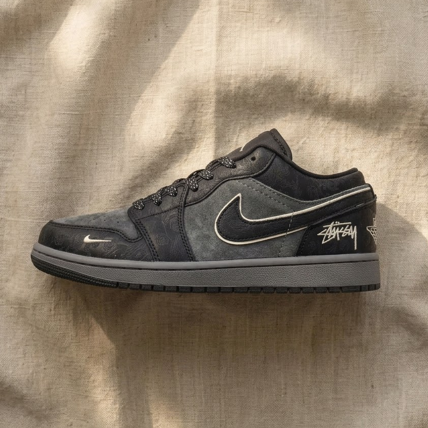RETRO 1 X STUSSY PHANTOM 2026